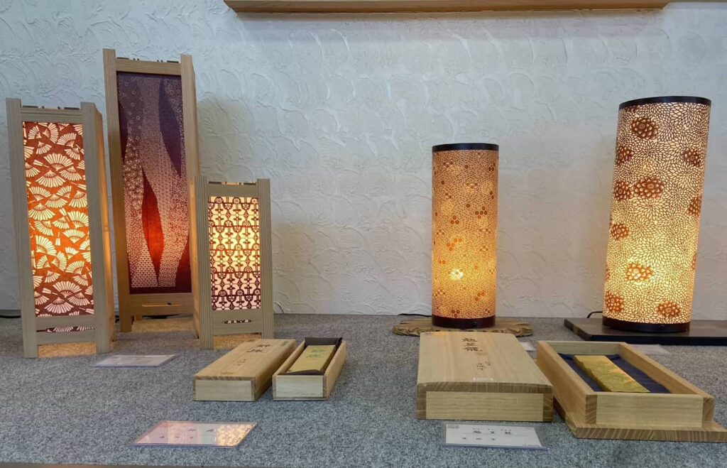 Lamps with various Ise-katagami patterns